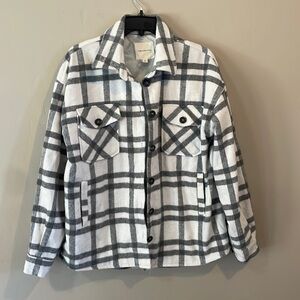 EUC Thread & Supply shacket, sz M